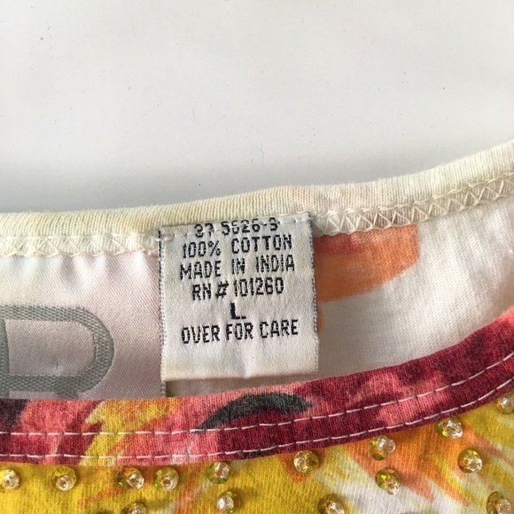 Like New Flower Short Sleeve Crew Neck Loose Fitting Shirt - Picture 2 of 2